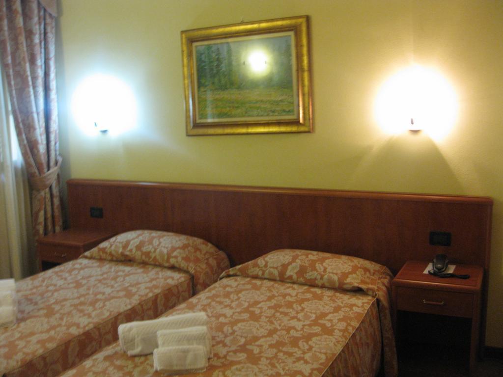 Albergo Giardino Sannazzaro de' Burgondi Room photo