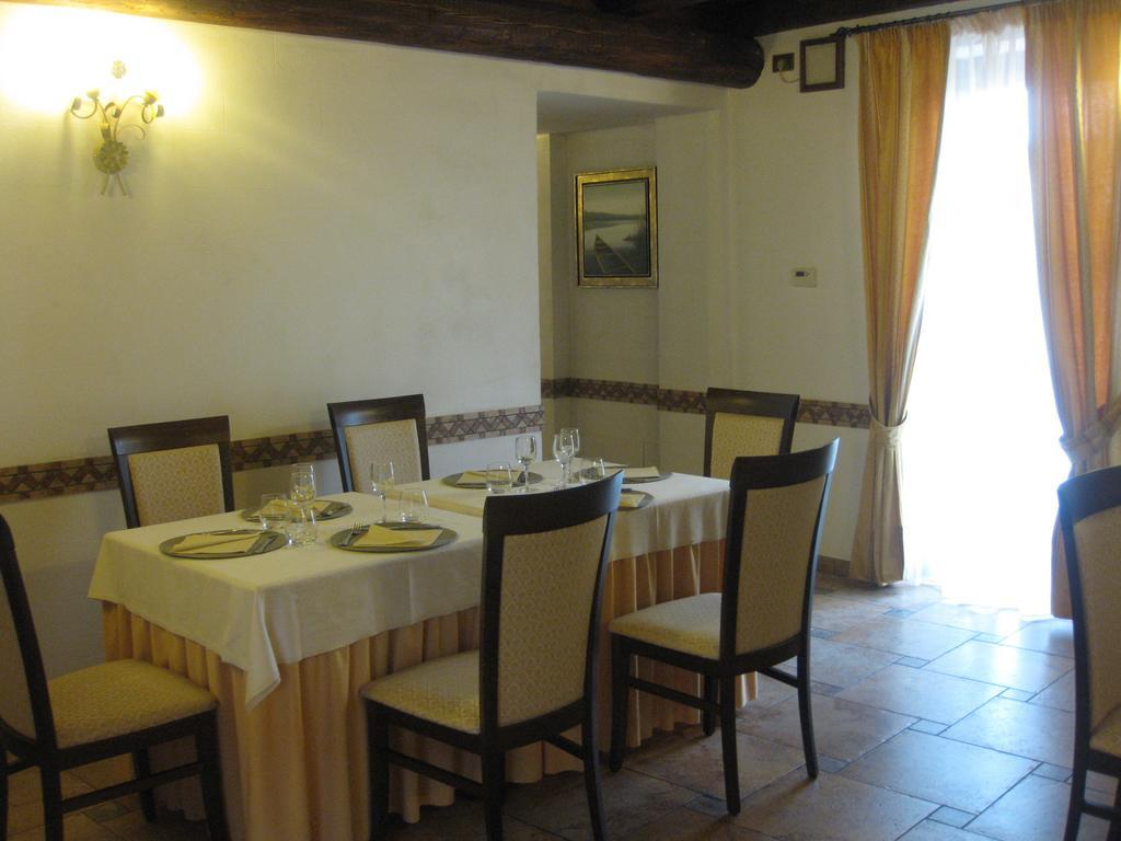 Albergo Giardino Sannazzaro de' Burgondi Exterior photo