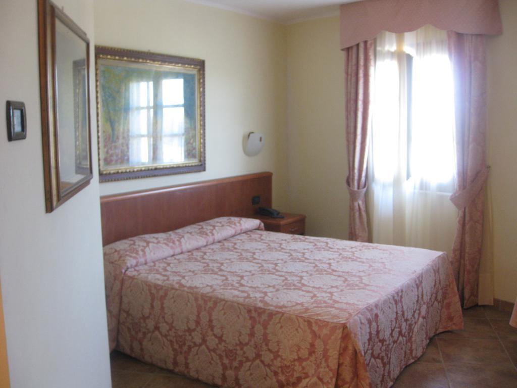 Albergo Giardino Sannazzaro de' Burgondi Room photo