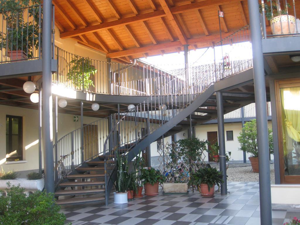 Albergo Giardino Sannazzaro de' Burgondi Exterior photo
