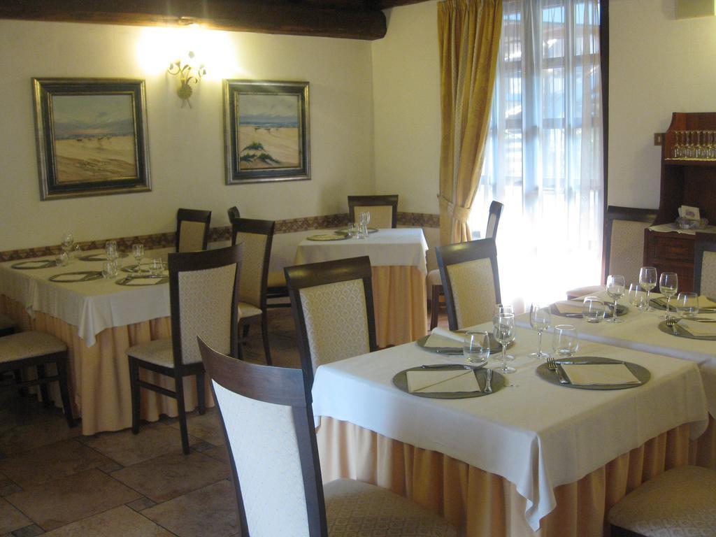 Albergo Giardino Sannazzaro de' Burgondi Exterior photo