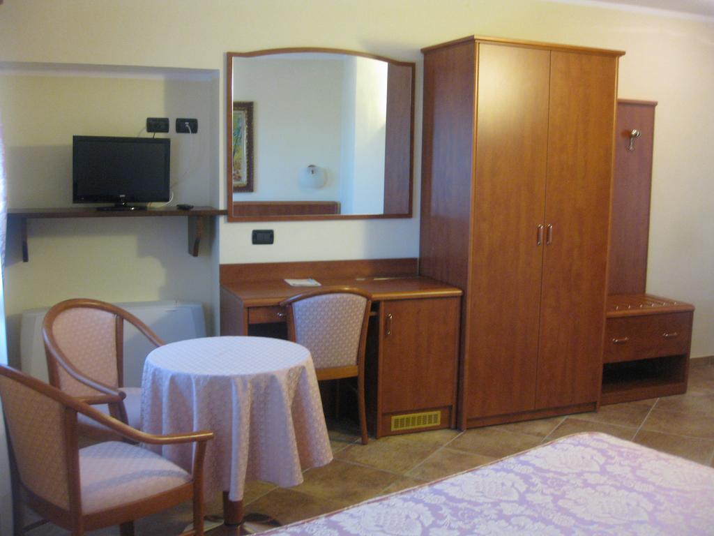Albergo Giardino Sannazzaro de' Burgondi Room photo