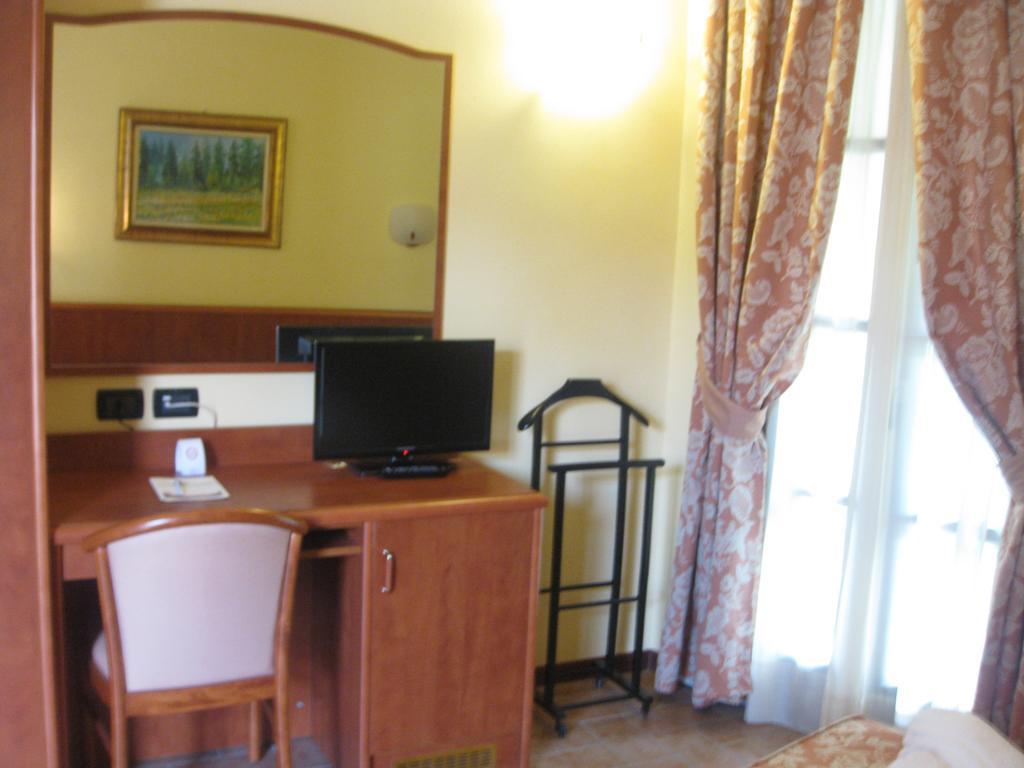 Albergo Giardino Sannazzaro de' Burgondi Room photo
