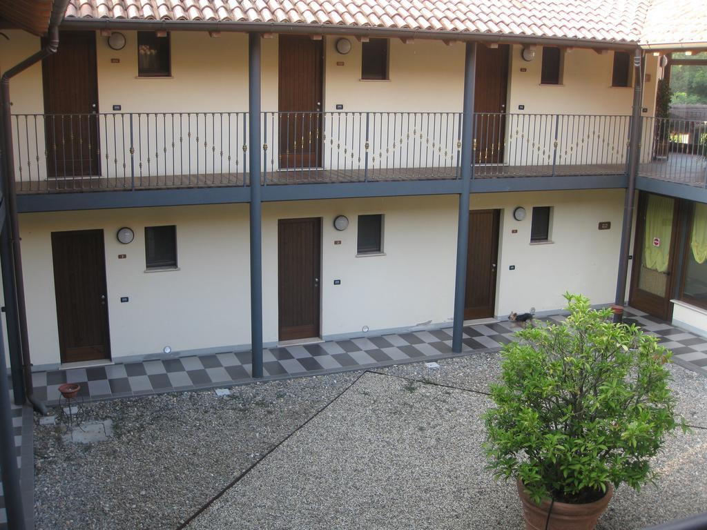 Albergo Giardino Sannazzaro de' Burgondi Exterior photo